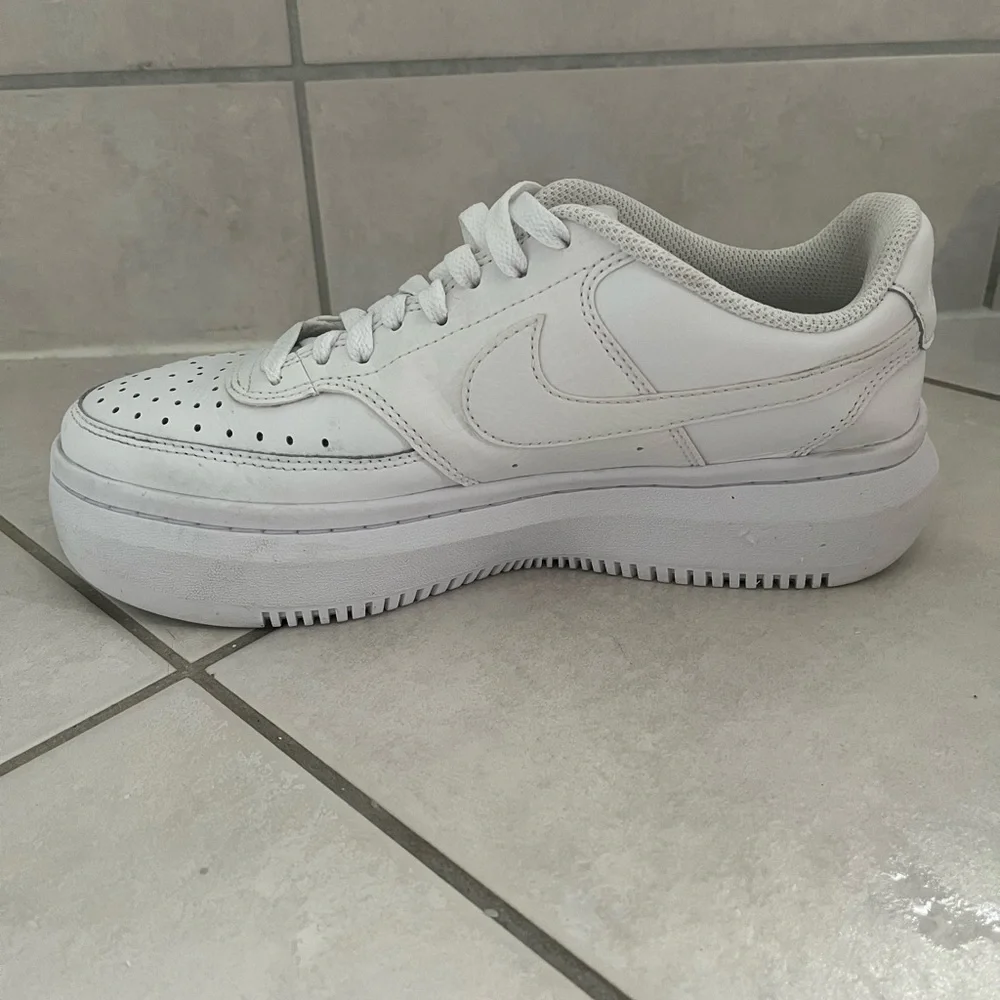Nike Women's Court Vision Alta Shoes - Picture 5 of 16